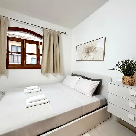 Stylish 3 Bedrooms 5min Walk To Seafront Apartman Sliema
