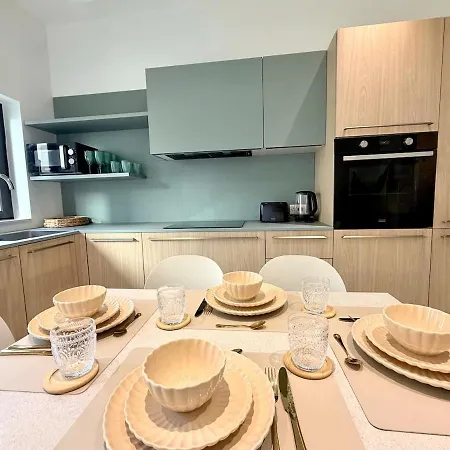 Stylish 3 Bedrooms 5min Walk To Seafront Apartman Sliema